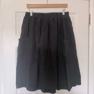 Black Midi Skirt with Pockets!
